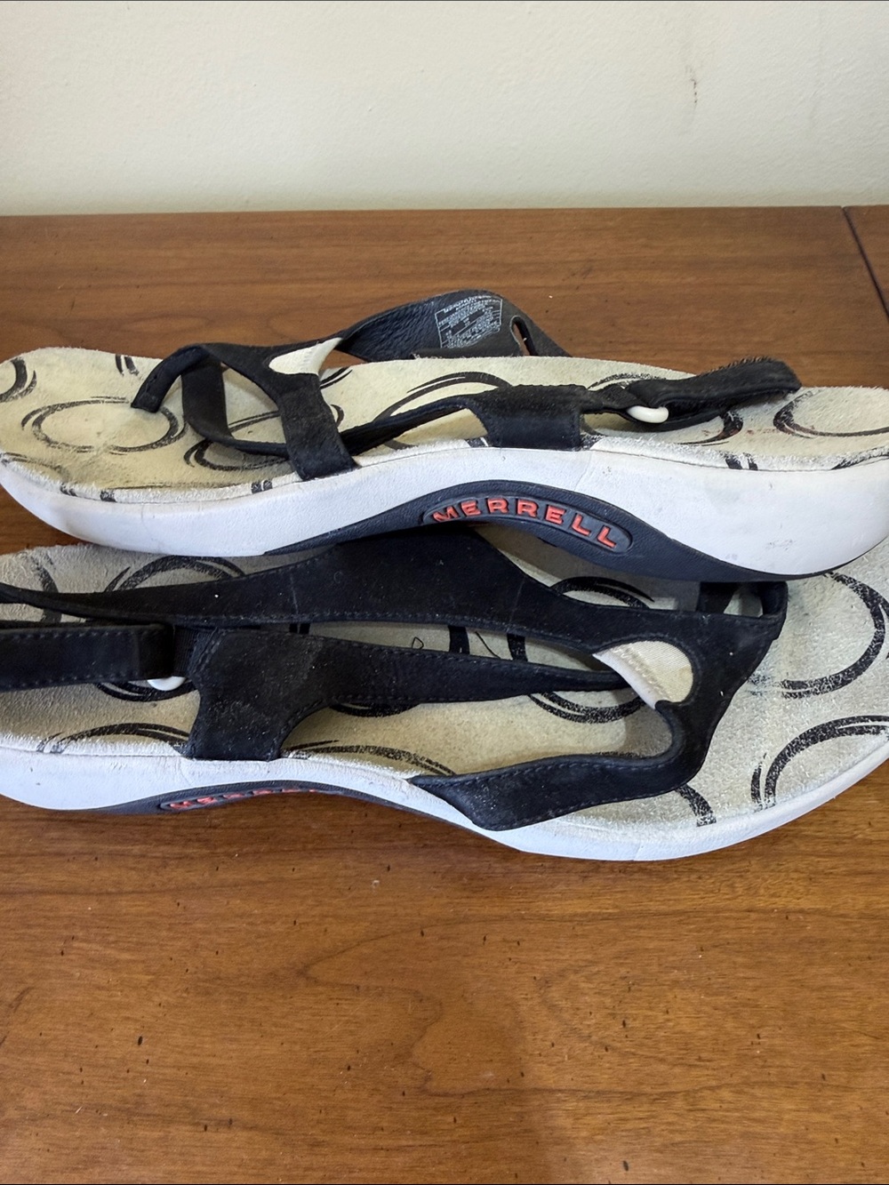 Merrell Women's Black and Bone Comfort Savannah Sandal 12